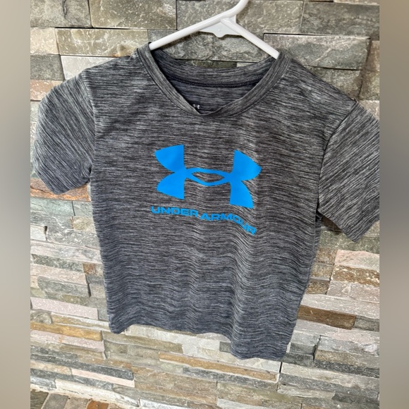 Under Armour Other - Under Armour Heather Gray T-Shirt
